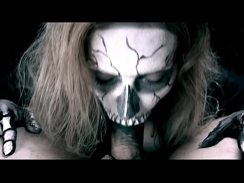 ❤️ Demoniška mergina čiulpia varpą savo juoda burna ir ryja spermą. ❤️ Seks video prie mūsų lt.123sex.ru ❌❤